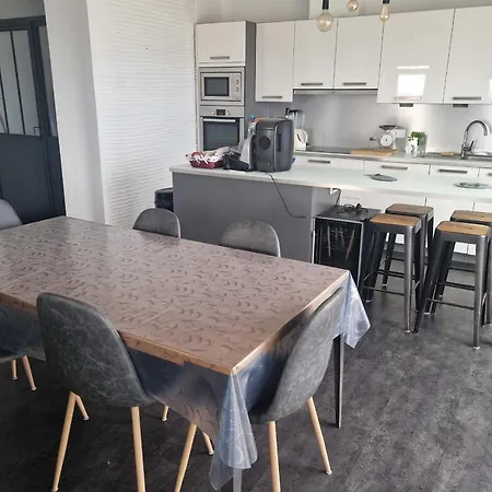 With Terrace In Saint-cyprien Apartman
