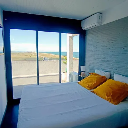 Apartman With Terrace In Saint-cyprien *