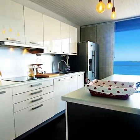 With Terrace In Saint-cyprien Apartamento